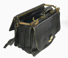 Vintage Gladstone Briefcase