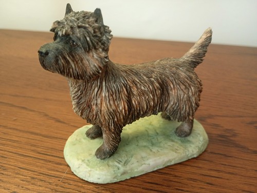 Border fine arts cairn - border,