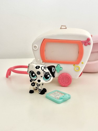 1613 dalmatian with - with, ambulance