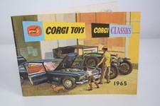 B93 CATALOGUE FOLDER LEAFLET