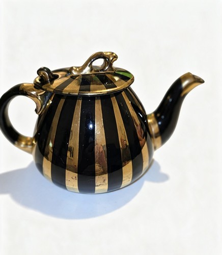 Vintage sadler black gold - vintage,