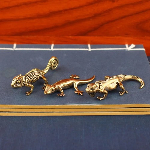 1pc small gecko figurine - small,