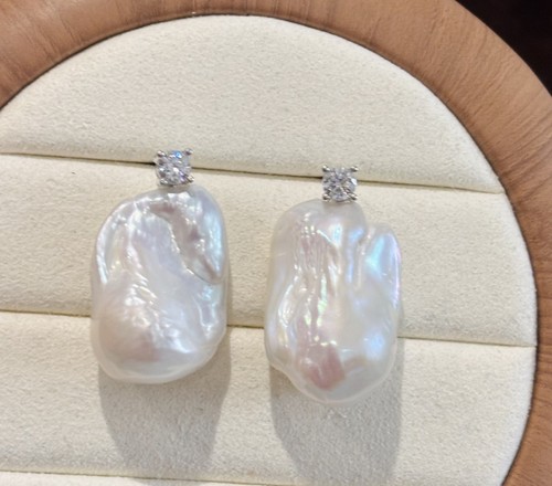 Genuine large white baroque - large,