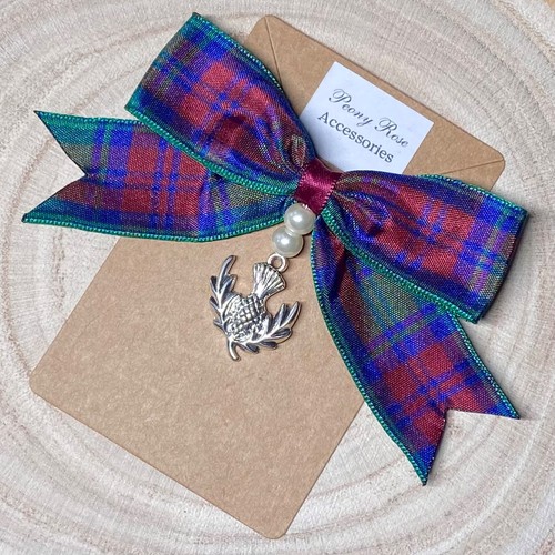 Scottish lindsay tartan - lindsay, brooch