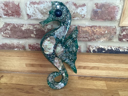 Vintage retro shellart - retro, lucite