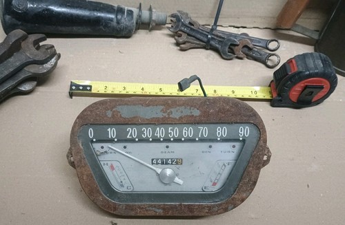 Ford anglia 105e - speedo, 90
