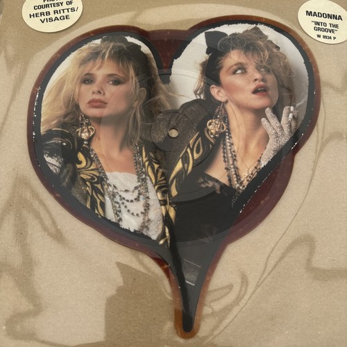 Madonna into the groove - groove, 7"