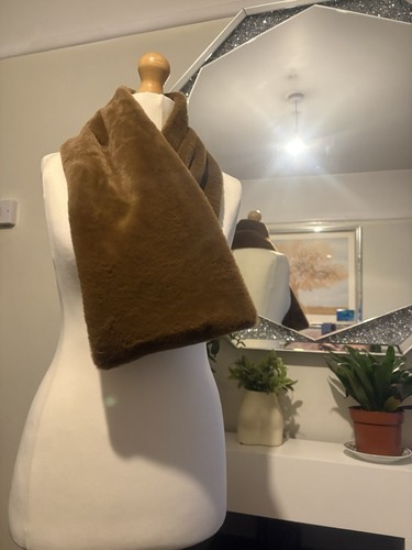 Faux fur brown semi - brown, stole