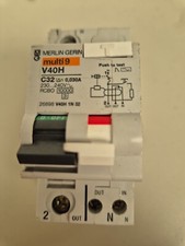 Merlin Gerin 26898 V40H C32