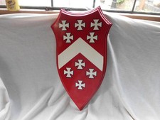 BERKELEY FAMILY CREST HAND