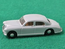 BASE TOYS 1:76 Riley