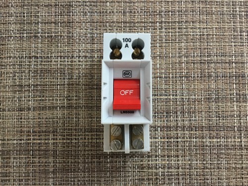 Ln5500 double pole breaker - double,