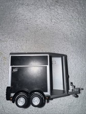 Britains Ertl Ifor Williams Horse Box 1:32 Scale 43239 Model Twin Axle Trailer