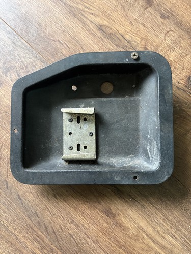 Reliant washer bottle bracket - reliant,