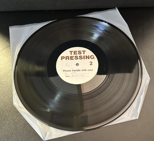 Test pressing la4 - pressing, "live