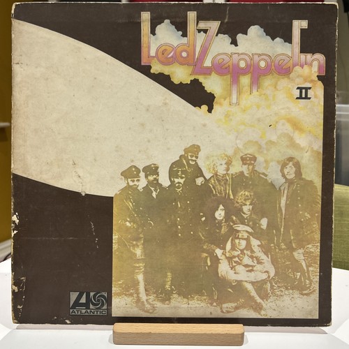 Led zeppelin 588198 a 2 - zeppelin, ii