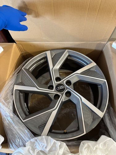 Genuine audi 5 - genuine, s3