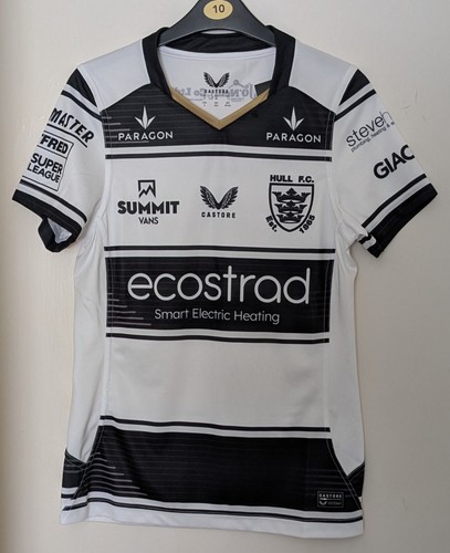 Bnwt size women - 8, 2024