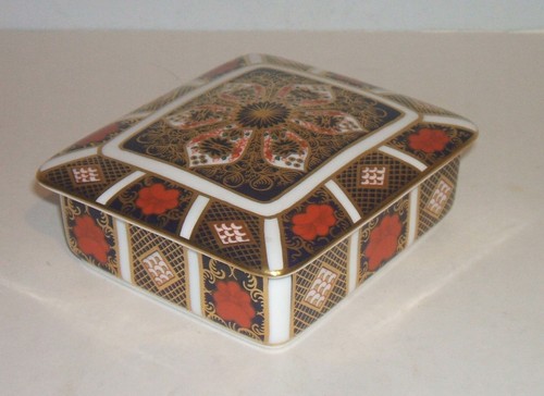 Royal crown derby - royal, imari
