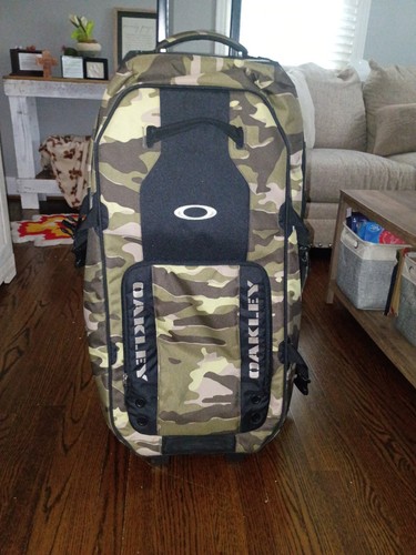 Oakley rolling travel - oakley, suitcase