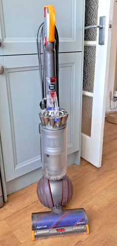 Dyson upright vacuum cleaner - vacuum,