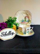 Shelley Queen Anne shape Art