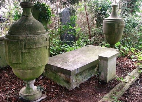 Photo 6x4 the grave - the,