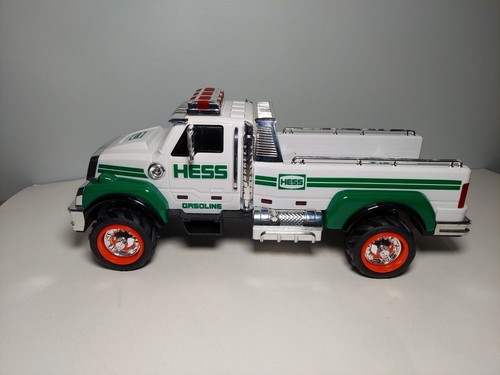 Hess 2011 toy tow truck - hess,