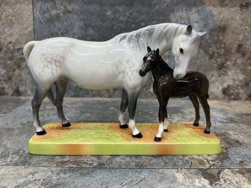 Beswick england mare foal - &,