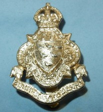 SUSSEX YEOMANRY REGIMENT BRITISH MILITARY CAP BADGE SLIDER JR GAUNT K/C ANODISED