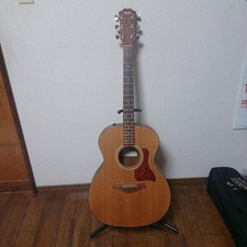 Taylor acoustic guitar 114e