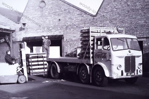 Cv542 loading coca cola - coca,