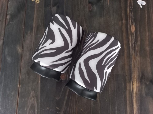 Black zebra wrestling kneepads - zebra,