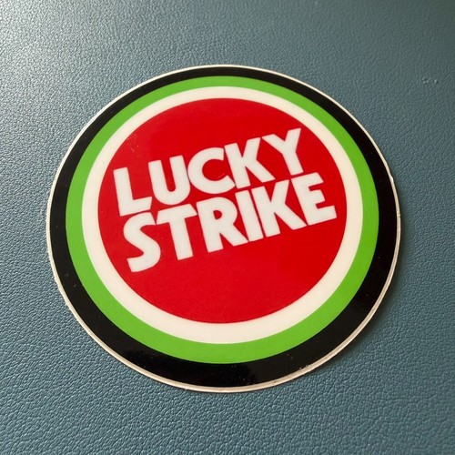 Lucky strike sticker 8cm - strike,