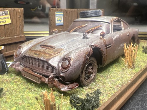 James bond 007 aston martin - james,