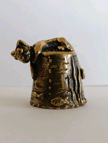 Unusual thimble bronze - unusual, brass