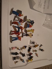 Lot VINTAGE SCALEXTRIC FIGURES