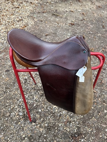 Stubben show saddle - 17.5”,