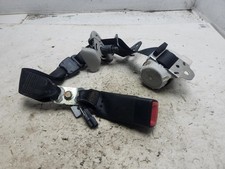 TOYOTA YARIS SEAT BELT REAR CENTRE & BUCKLE 7G5190 MK3 2011 - 2014