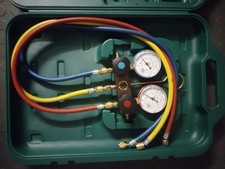 Refrigeration Gas Gauge with Hoses and Case for Air Conditioning