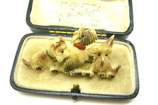 ART DECO EARLY PLASTIC SCOTTIE WESTIE TERRIER DOGS BROOCH PIN