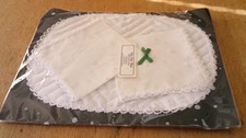 PAIR OF VINTAGE IRISH LINEN PLACE  MATS & NAPKINS