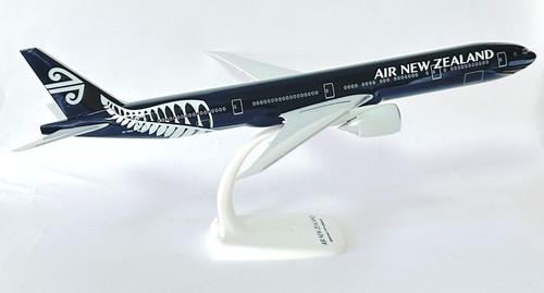 Boeing 777 300 air - air, zealand