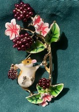 Cute Enamel Costume Jewellery Field Mouse Blackberries Red Berries Pin Brooch 