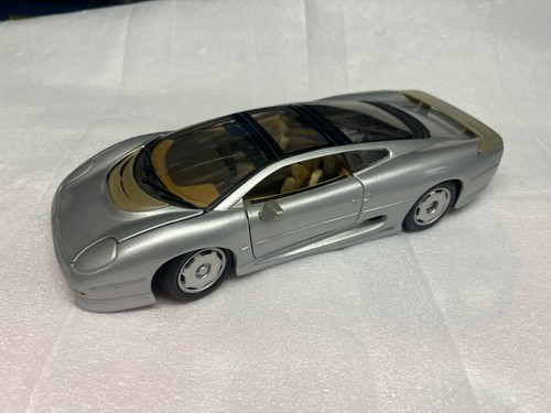 Maisto jaguar xj220 model car - maisto,