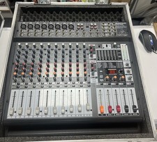 Behringer Europower PMP4000 -