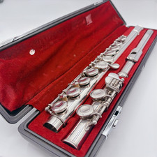 USED YAMAHA YFL-211S Includes