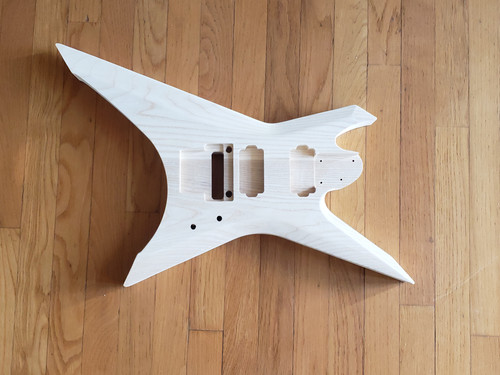 Xiphos style guitar body - style,
