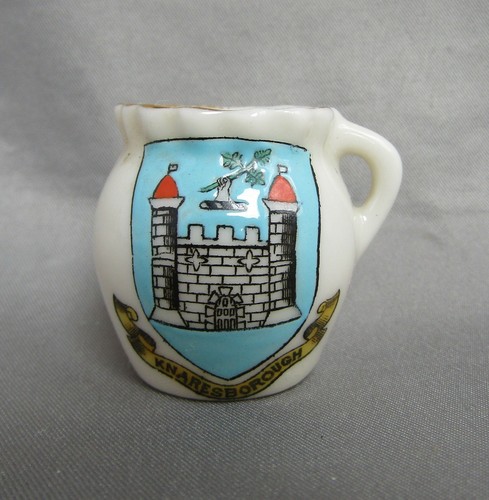Crested china grafton - china,