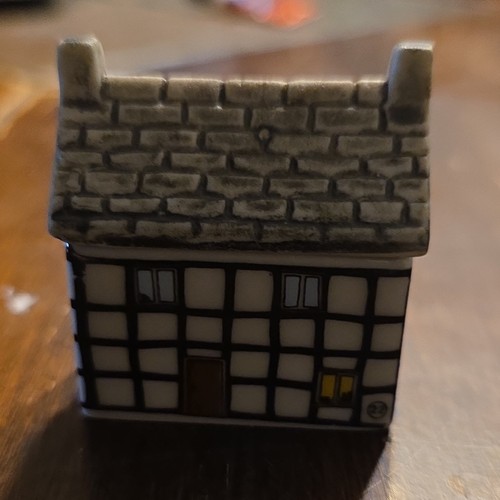 Wade england miniature ceramic - wade,